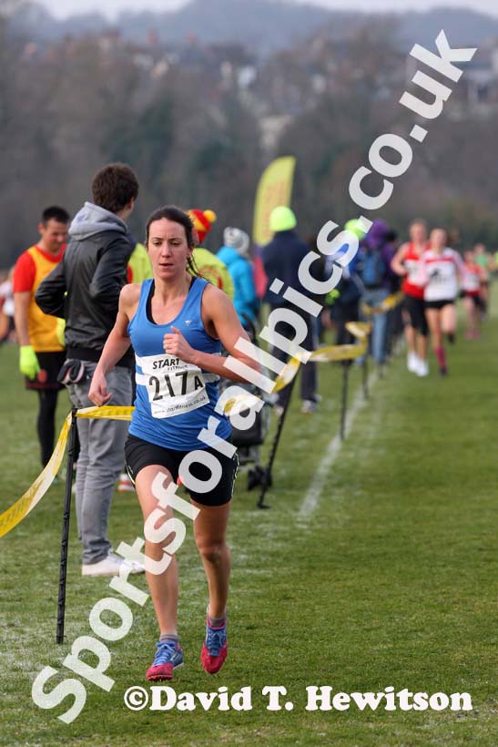 Morpeth 1st leg senior women Durham Cathedral Relays. Photo: David T. Hewitson/Sports for All Pics